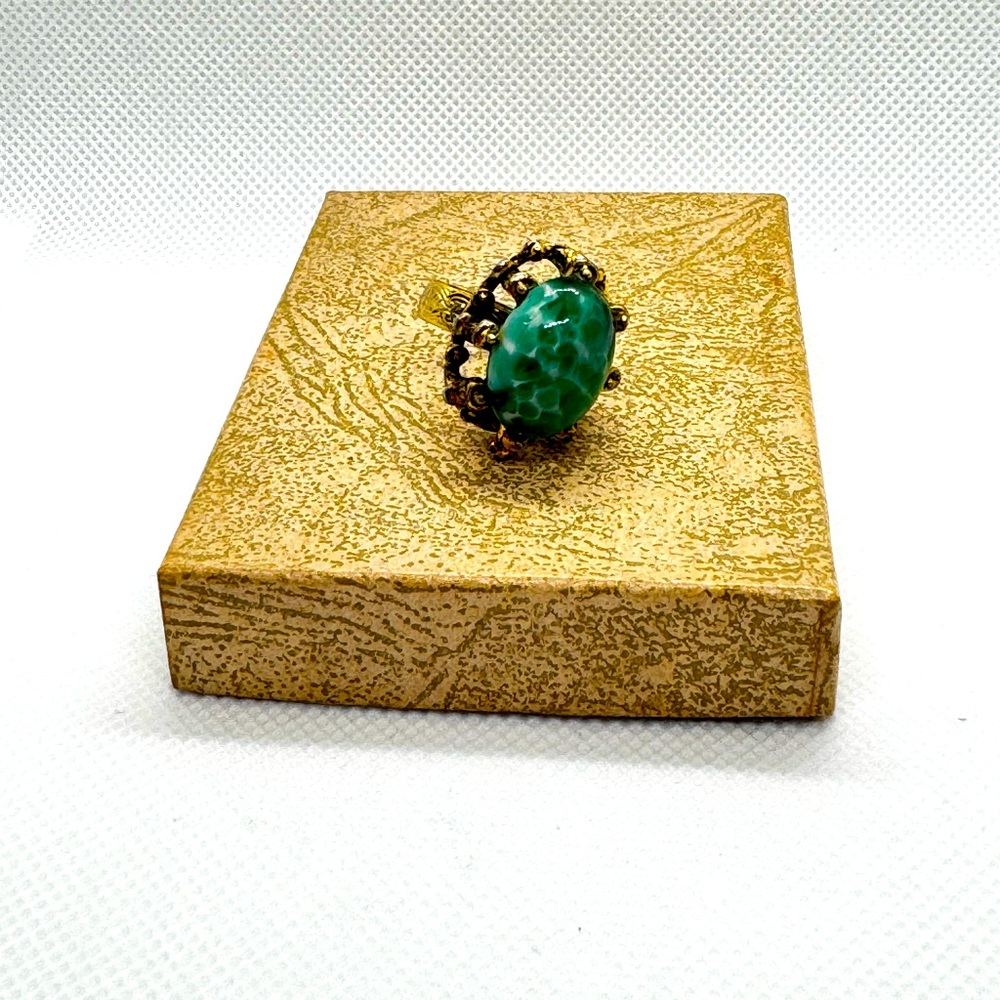 Women’s Vintage Costume Green Stone Ring